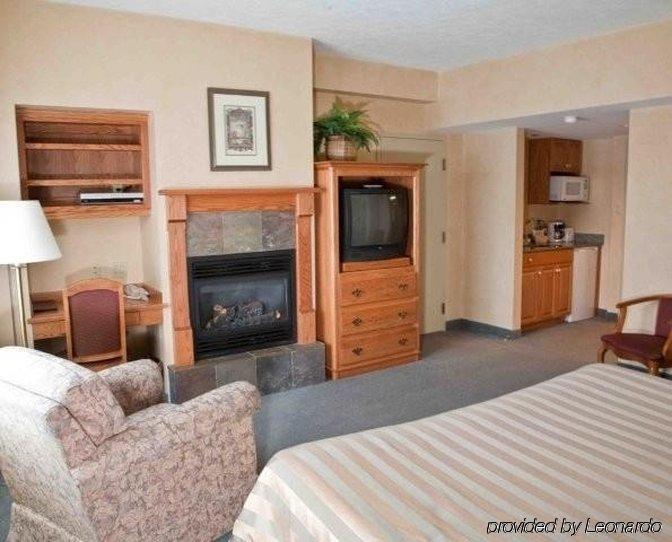Stone Gate Inn Orillia Habitación foto